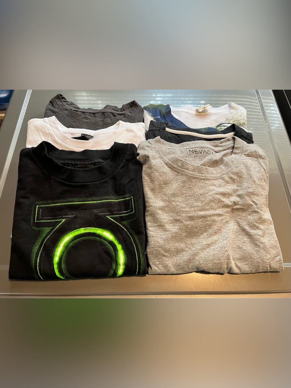 Bundle of 6 Men’s tops